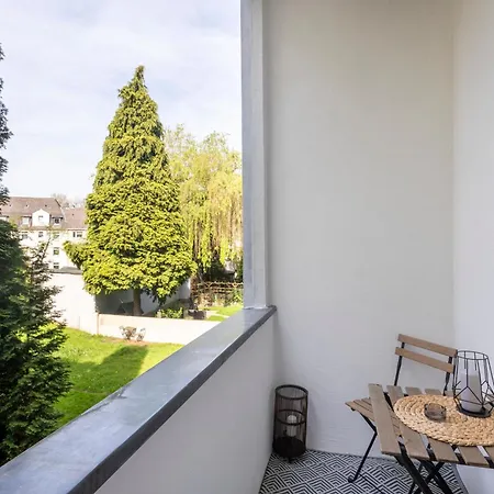 Apartment Spacestays Wifi Netflix Parking!